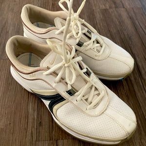 Nike woman golf shoes